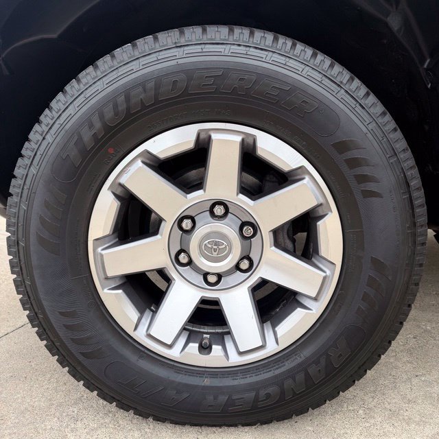 Used 2014 Toyota FJ Cruiser 4WD w/ Upgrade Package image 4