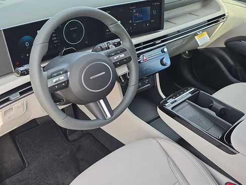 New 2026 Hyundai Tucson Limited FWD image 16