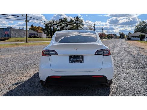 Used 2021 Tesla Model Y 2WD image 6