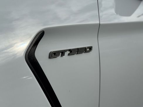 Used 2017 Ford Mustang Shelby GT350 image 24