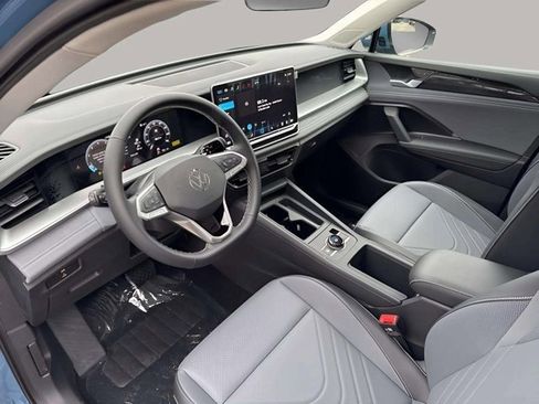 New 2026 Volkswagen Tiguan SE image 8