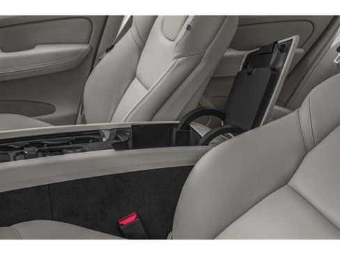 Used 2019 Volvo XC60 T5 Inscription w/ Protection Package Premier image 15