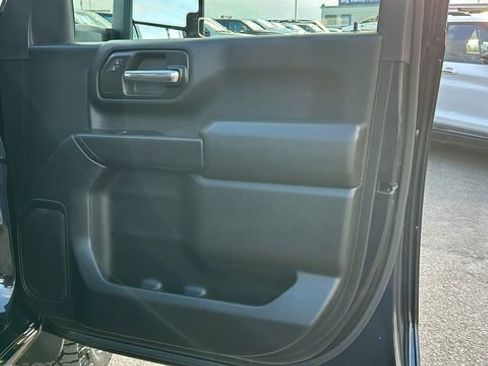 Used 2024 Chevrolet Silverado 2500 Custom w/ Custom Value Package image 10