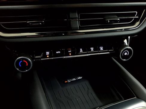 New 2025 Chevrolet Equinox EV RS image 17