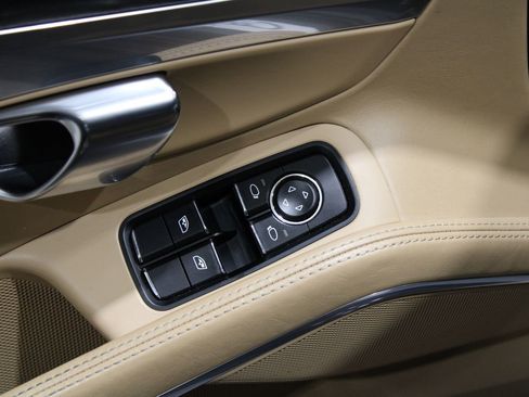 Used 2016 Porsche Cayman S image 22