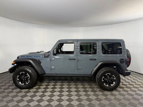 Used 2025 Jeep Wrangler Unlimited Rubicon 4xe w/ Technology Group AWD/4WD image 10