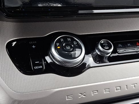 New 2026 Ford Expedition Active AWD/4WD image 16