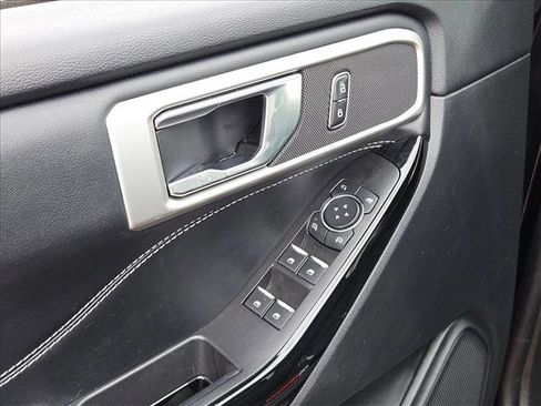 Certified 2022 Ford Explorer ST image 11