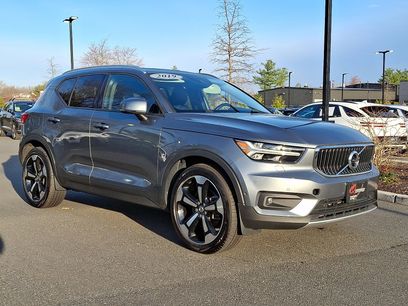 Used 2019 Volvo XC40 T5 Momentum