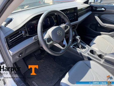 Used 2025 Volkswagen Jetta SEL FWD image 14
