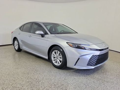 Used 2025 Toyota Camry LE FWD image 4