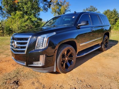 Used 2015 Cadillac Escalade Luxury image 15