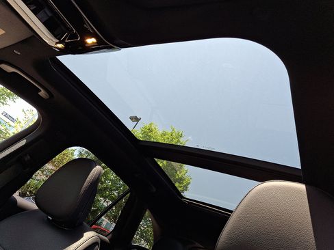 New 2025 Mercedes-Benz GLC 300 4MATIC image 14