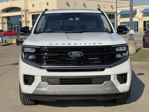 New 2025 Ford Expedition Platinum w/ Driver's Package image 40