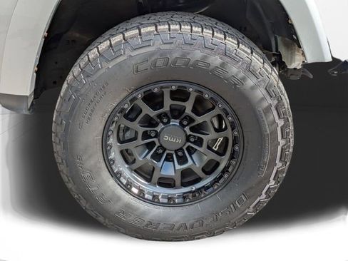 Used 2018 Toyota 4Runner SR5 Premium image 11