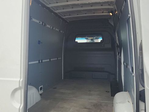 Used 2025 Mercedes-Benz Sprinter 2500 image 6