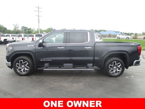 Used 2024 GMC Sierra 1500 SLT w/ SLT Premium Plus Package AWD/4WD image 10