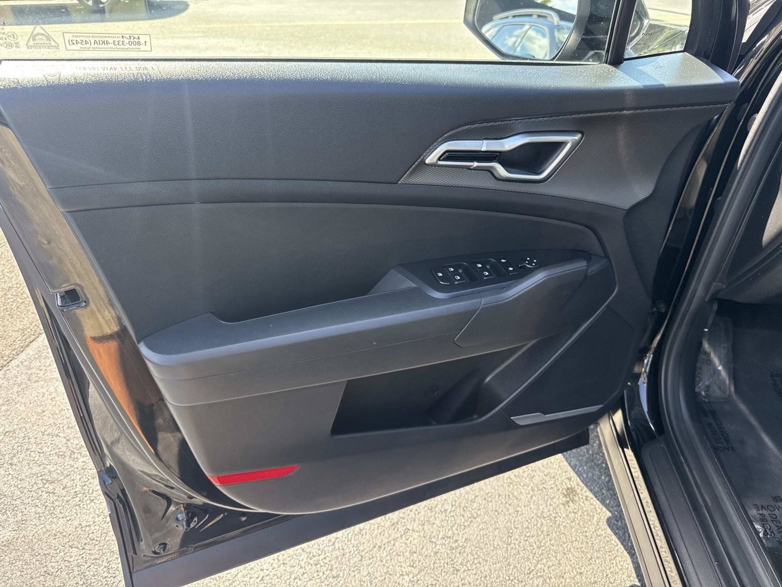 Used 2023 Kia Sportage LX AWD/4WD image 17