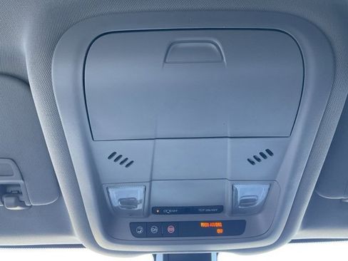 Used 2019 GMC Terrain SLT image 18