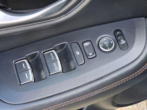Used 2024 Honda HR-V Sport image 17