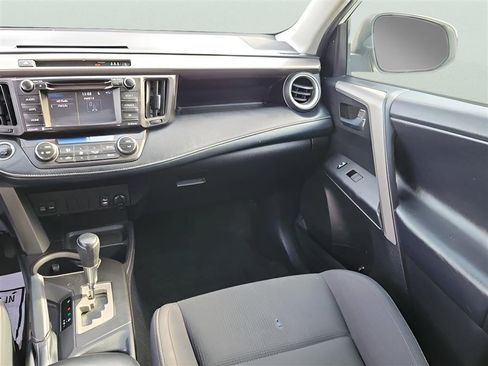 Used 2018 Toyota RAV4 XLE w/ Plus Extra Value Package FWD image 14