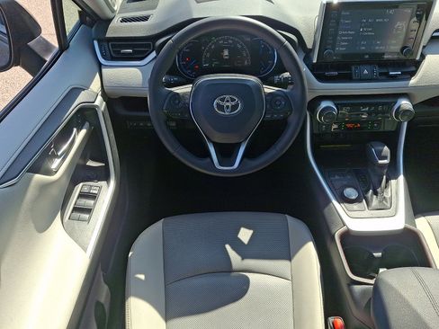 Used 2021 Toyota RAV4 Limited image 11