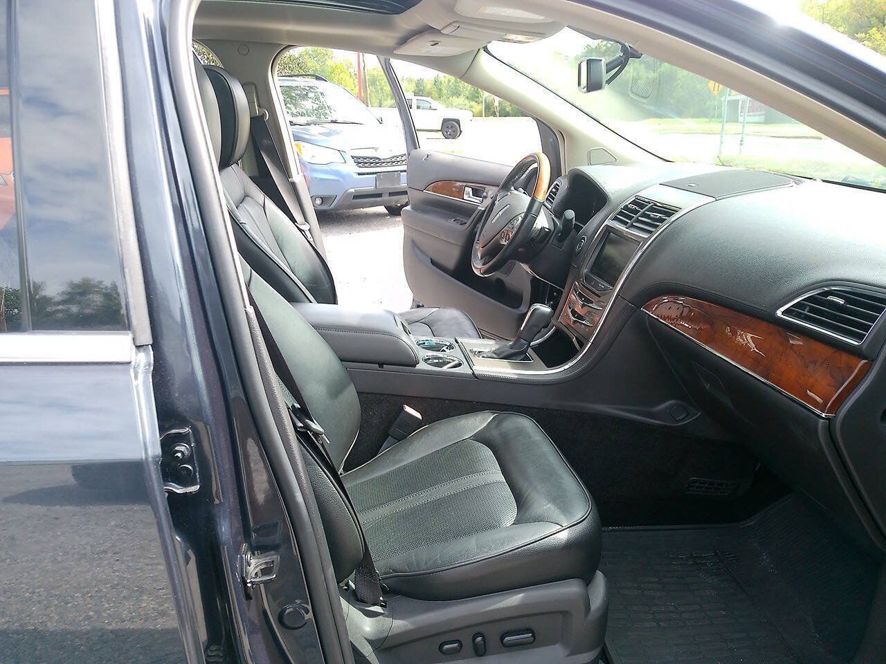 Used 2013 Lincoln MKX AWD image 29