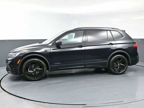 Used 2023 Volkswagen Tiguan SE R-Line image 6
