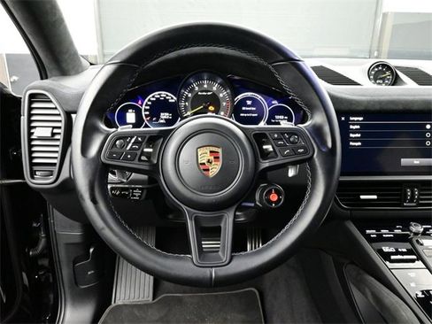 Used 2022 Porsche Cayenne Turbo GT image 8
