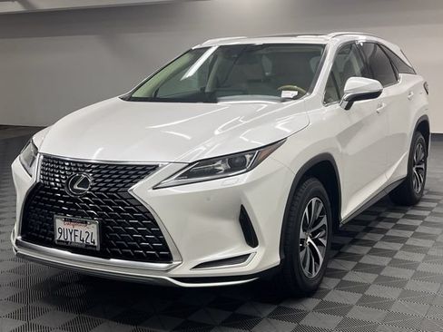 Certified 2022 Lexus RX 350L Premium w/ Premium Package AWD/4WD image 2
