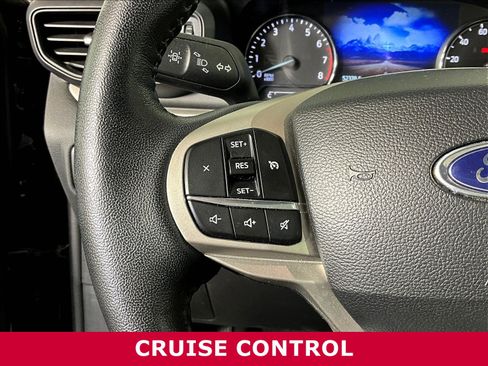 Used 2023 Ford Explorer XLT AWD/4WD image 10
