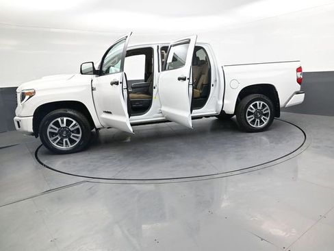 Used 2018 Toyota Tundra SR5 w/ TRD Sport Package AWD/4WD image 40