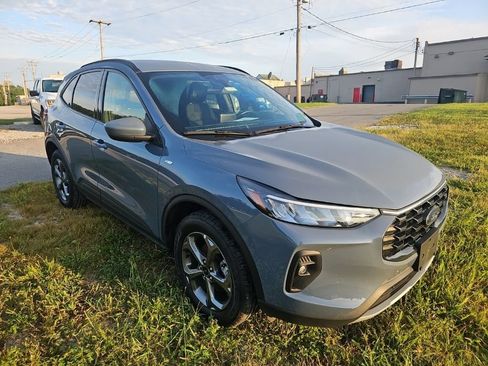 Used 2025 Ford Escape ST-Line Select AWD/4WD image 6
