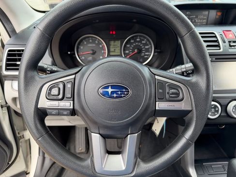 Used 2017 Subaru Forester 2.5i AWD/4WD image 25