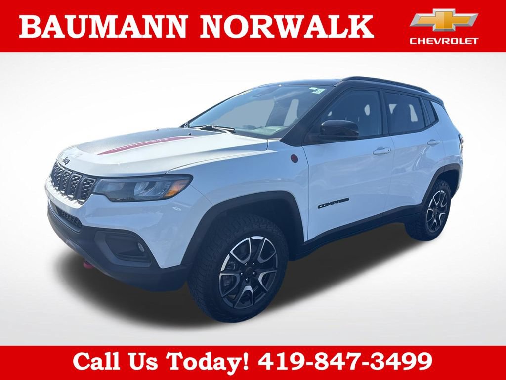 Used 2025 Jeep Compass Trailhawk AWD/4WD image 7