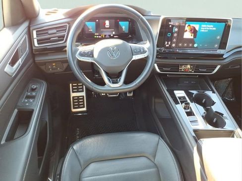 Used 2024 Volkswagen Atlas Cross Sport SEL R-Line image 15