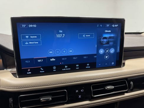 Used 2022 Lincoln Nautilus Reserve w/ Equipment Group 201A image 22