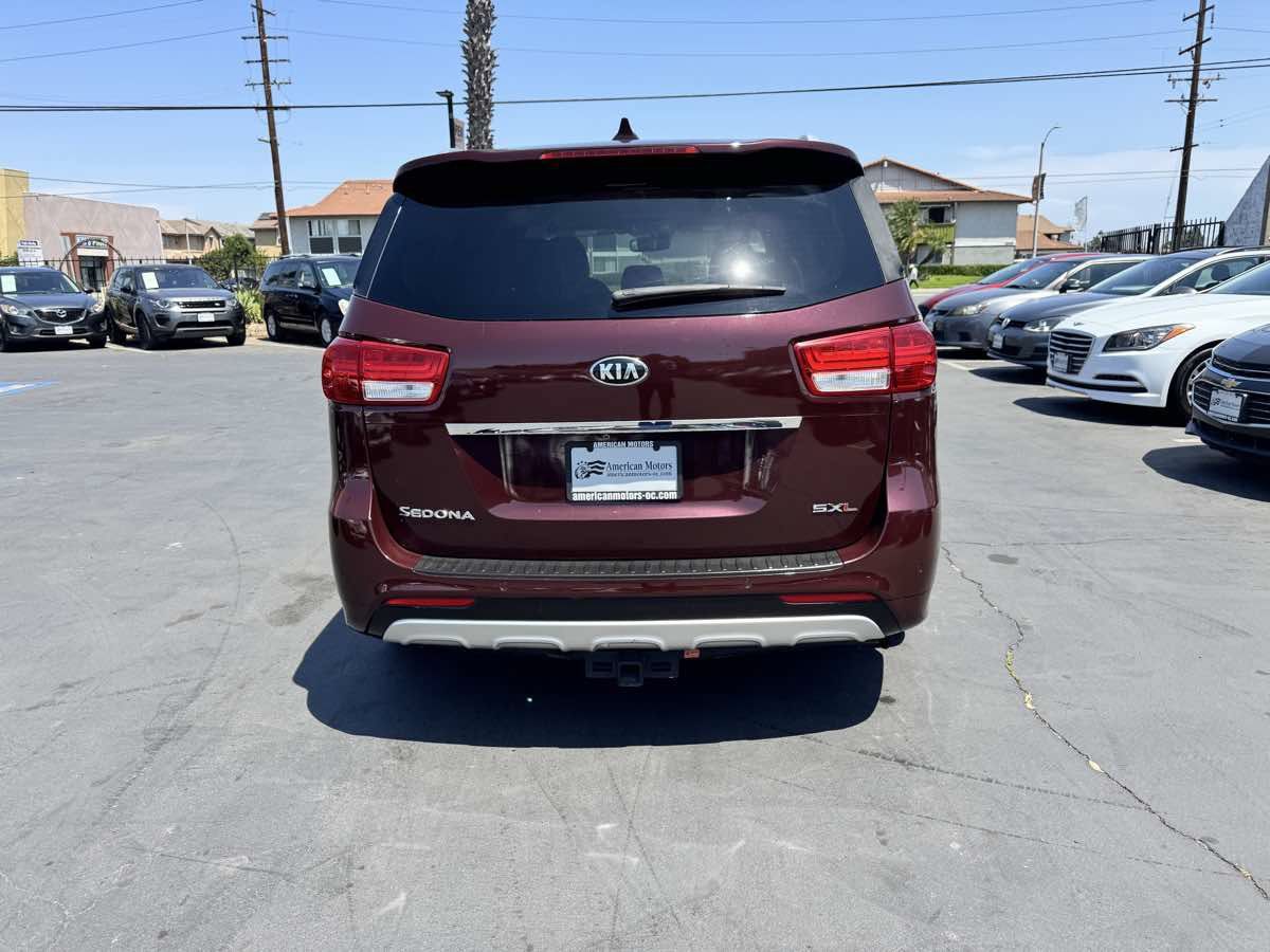 Used 2017 Kia Sedona SX Limited FWD image 3