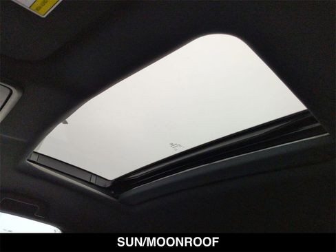 Used 2025 Honda Passport EX-L image 2