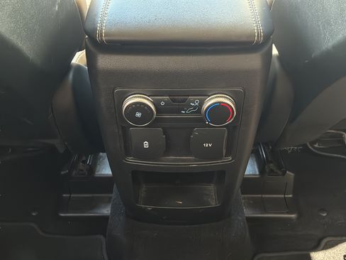 Used 2020 Ford Explorer XLT w/ Equipment Group 202A RWD image 15