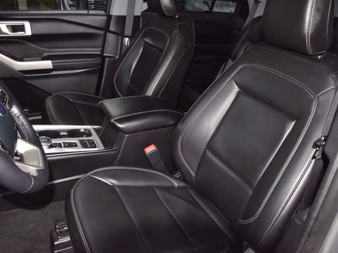 Used 2023 Ford Explorer XLT w/ Equipment Group 202A image 32