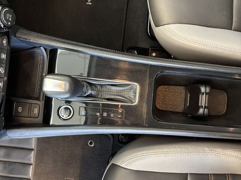 Used 2021 Nissan Kicks SR w/ SR Premium Package FWD image 19