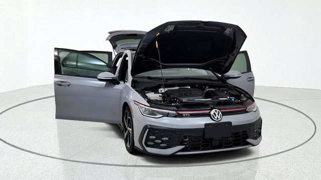 Used 2025 Volkswagen GTI SE FWD image 12