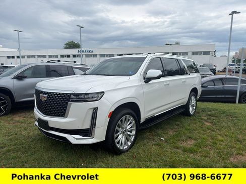 Used 2023 Cadillac Escalade ESV Luxury AWD/4WD image 3