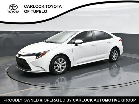Used 2025 Toyota Corolla LE FWD image 8