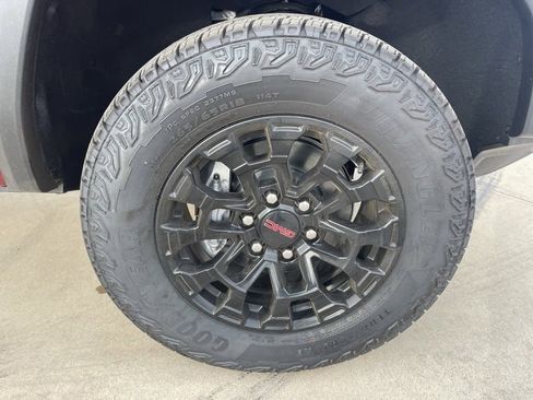 New 2026 GMC Canyon Elevation w/ Convenience Package image 8