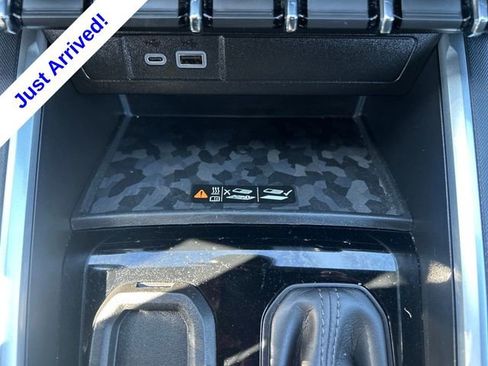 Used 2024 Chevrolet Colorado LT w/ LT Convenience Package II RWD image 10
