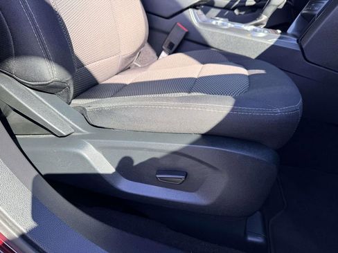 Used 2019 Ford Explorer XLT image 12