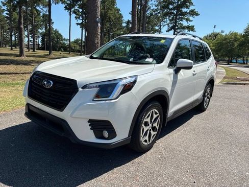 Used 2023 Subaru Forester Premium AWD/4WD image 7