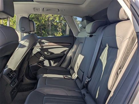 Used 2022 Audi Q5 2.0T Premium Plus w/ Premium Plus Package image 15